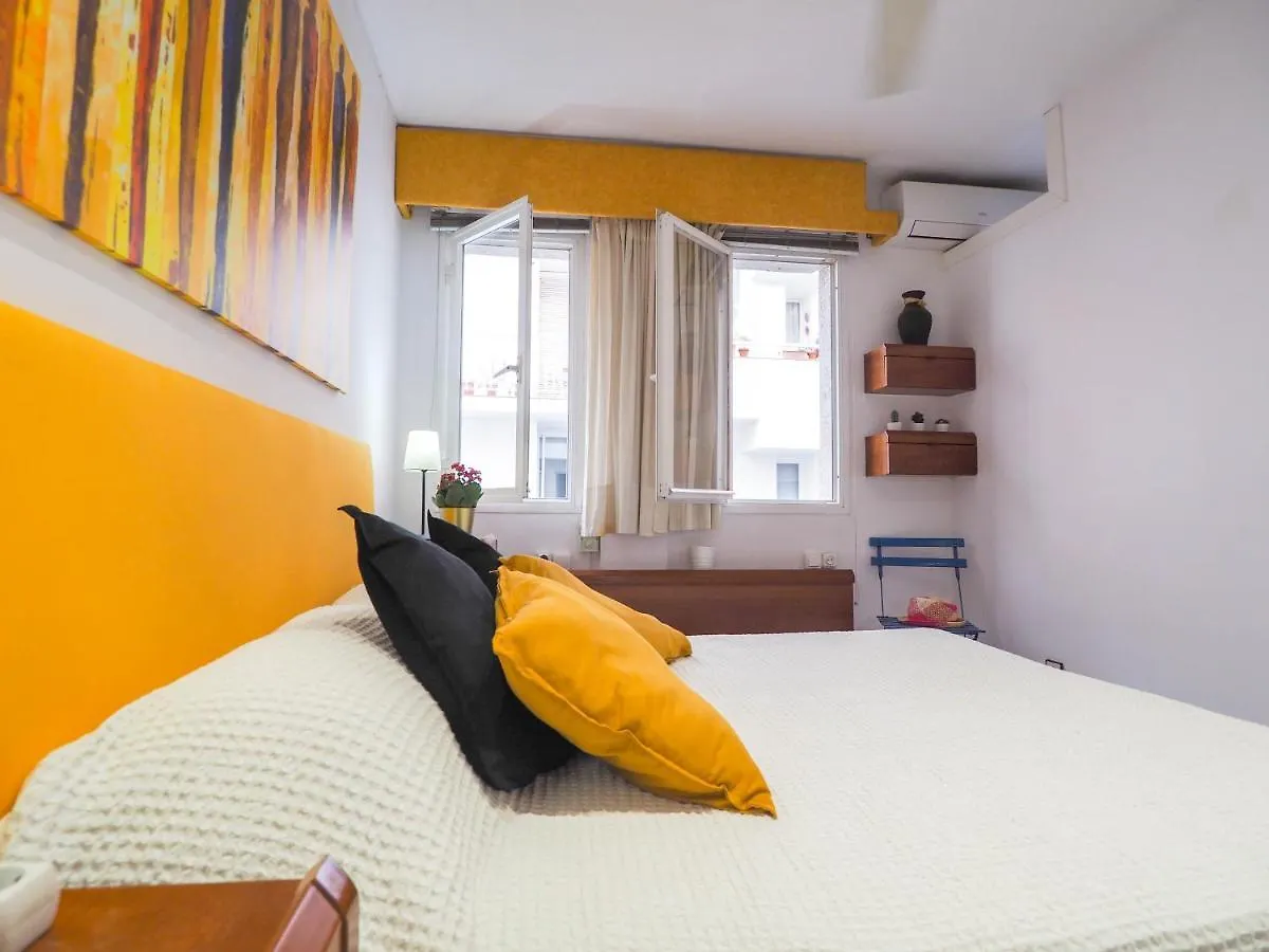 Sunflower Apartment By Hello Homes 시체스